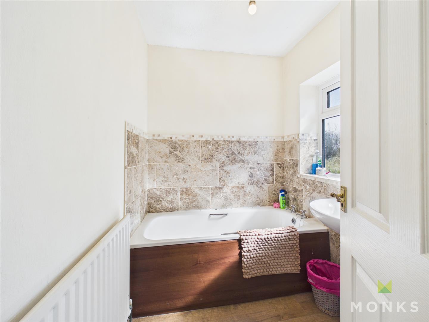70 The Leasowes, Shrewsbury, SY5 9LU For Sale